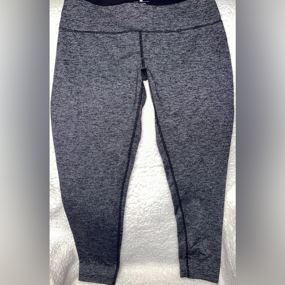 Tuff Athletics Gray yoga pants Size L.  Great used condition no flaws.